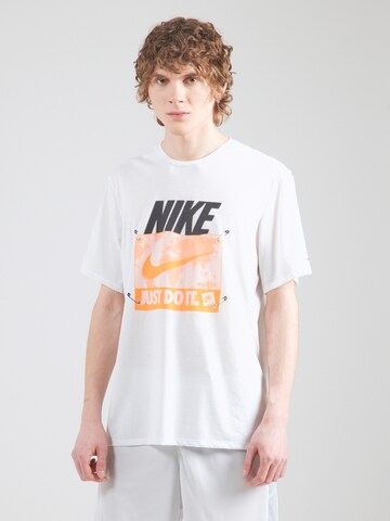 NIKE Λειτουργικό μπλουζάκι 'ENERGY' σε λευκό: μπροστά