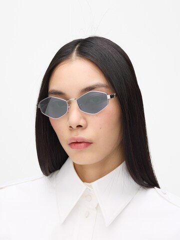 Karl Lagerfeld - Óculos de sol ' MONOGRAM LOGO ' em prata: frente