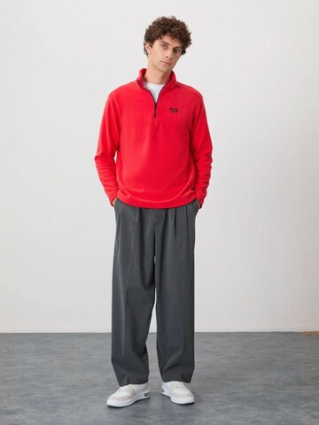 Tommy Life Sweater in Red