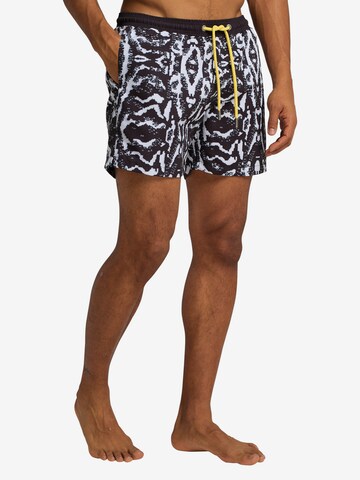 Carlo Colucci Board Shorts ' Cristofoletti ' in Black: front