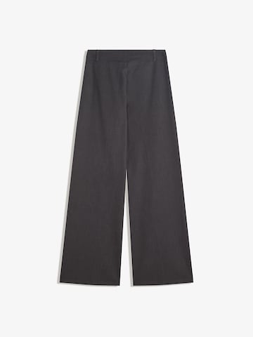 Bershka Wide leg Pressveckad byxa i grå