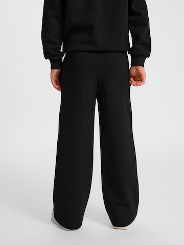 Hummel Loose fit Trousers in Black