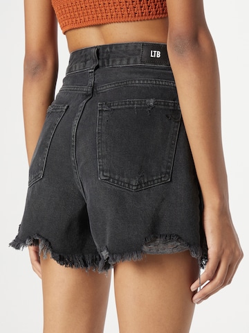 LTB Regular Shorts 'Jadey' in Schwarz