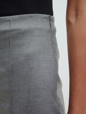 EDITED - Loosefit Pantalón 'Mieke' en gris