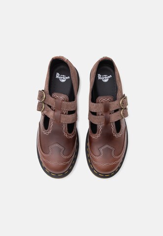 brūns Dr. Martens Iešļūcenes