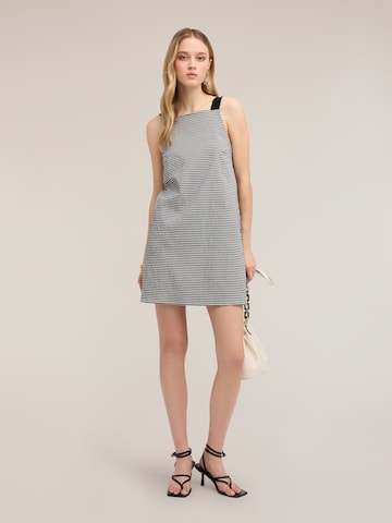 MOTIVI - Vestido en negro