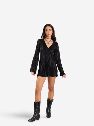 Robe THE-ARE en noir