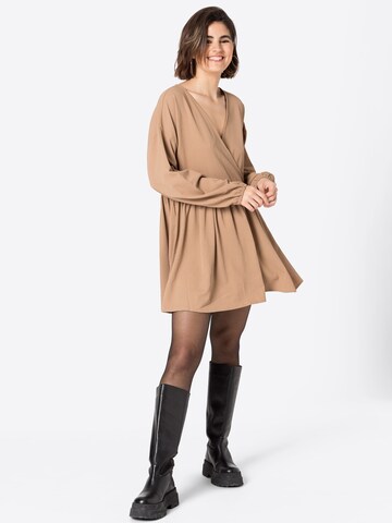 Noisy may - Vestido 'CATIE' en beige