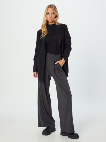 Max Mara Leisure Wide leg Pleat-Front Pants 'GEORGE' in Grey