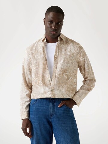 GUESS Regular fit Button Up Shirt in Beige: front