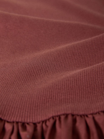 The Set Dress in Brown