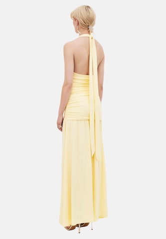 Robe de cocktail ' AVEN ' OW Collection en jaune