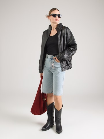 Top de la GAP pe negru