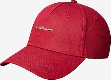 Casquette Calvin Klein en rouge : devant