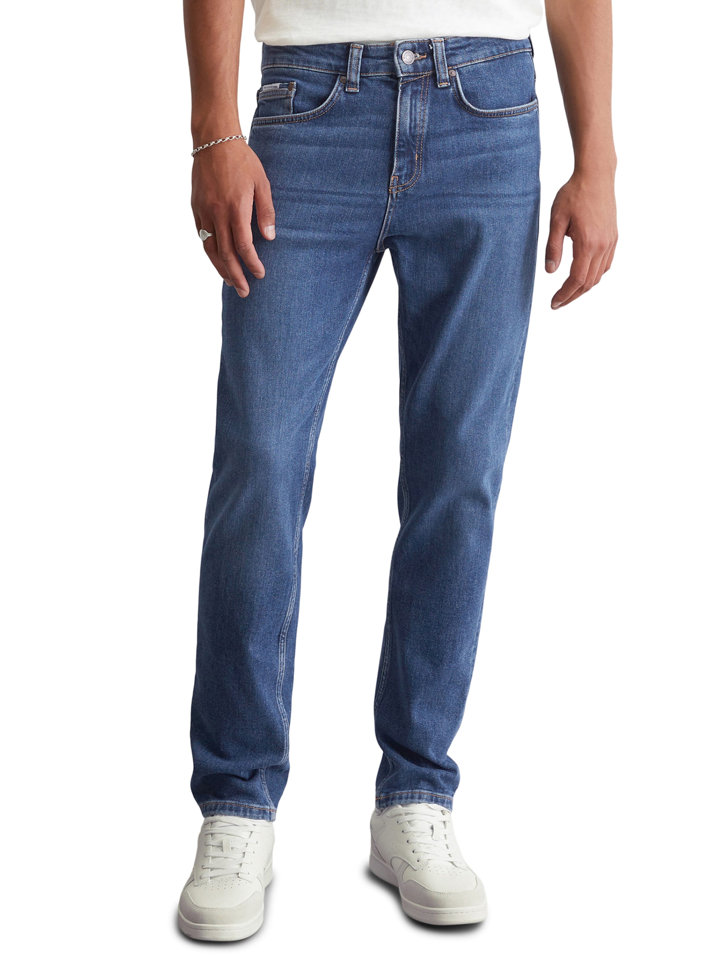 Marc O'Polo DENIM Tapered Jeans 'Linus' in Blauw: voorkant