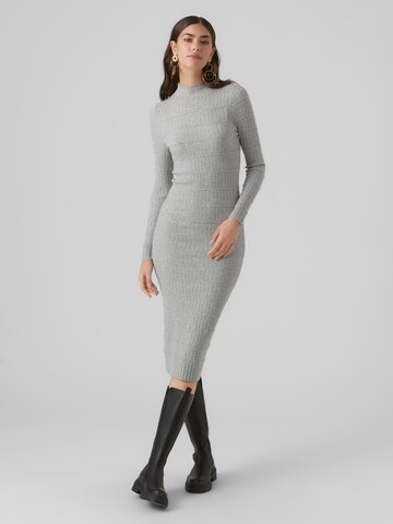 VERO MODA Kötött ruhák 'LUCKY' - szürke