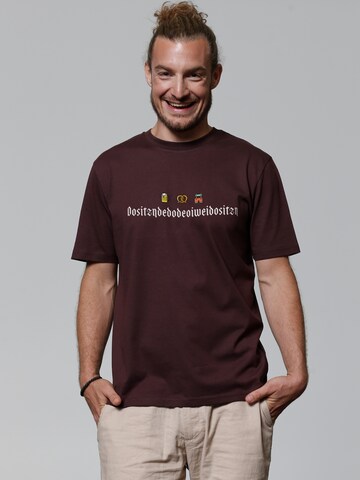 Watapparel Shirt ' Dositzndedodeoiweidositzn ' in Red: front