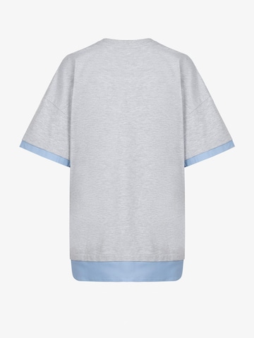 T-shirt 'DUA T-SHIRT WHITE' FEMSSY en gris