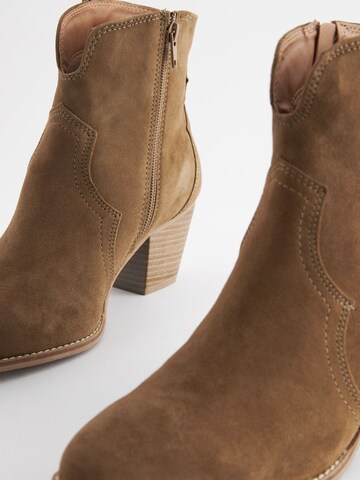 Next Stiefelette in Braun