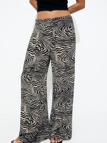 Wide leg Pantaloni de la Pull&Bear pe mai multe culori