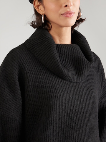 COMMA Tröja i svart