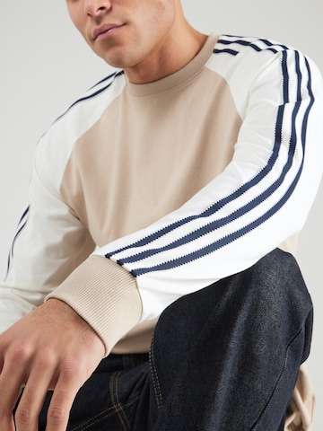 ADIDAS ORIGINALS Koszulka 'CALI' w kolorze beżowy