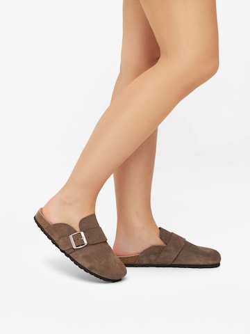 Bianco Mules 'OLIVIA' in Brown: front