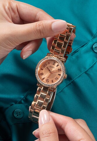 GUESS Analogt ur 'Fawn' i guld