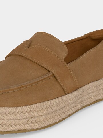 TOMS Εσπαντρίγιες σε καφέ