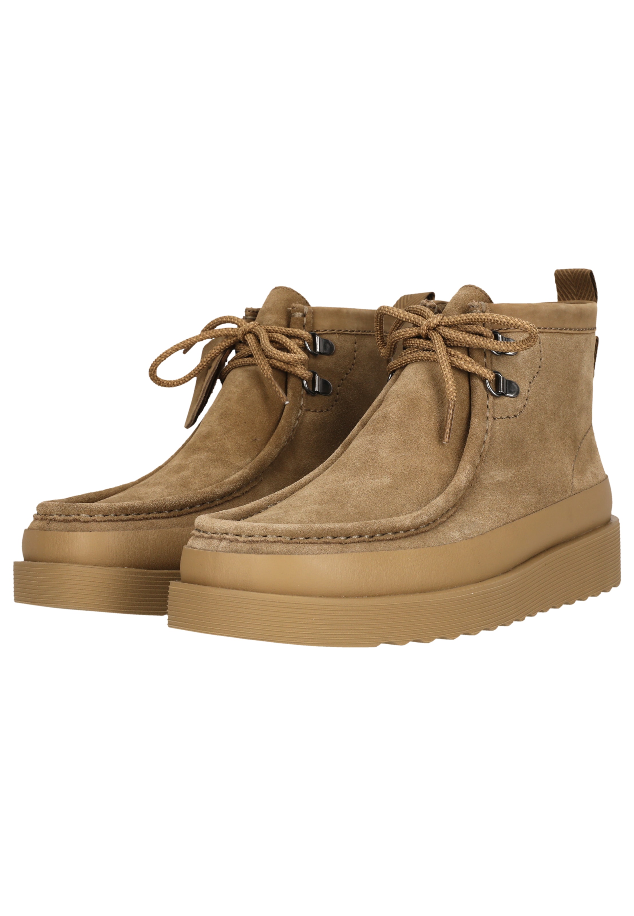 CLARKS Chukka boots 'Wallabee FTR2' in Beige