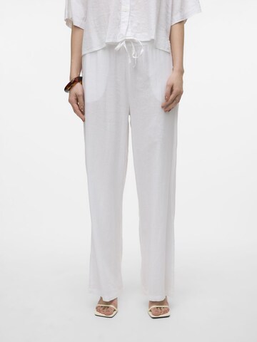 VERO MODA Wide leg Trousers 'VMLinn' in White: front