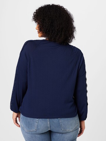 ABOUT YOU Curvy - Camiseta 'Jeanina' en azul