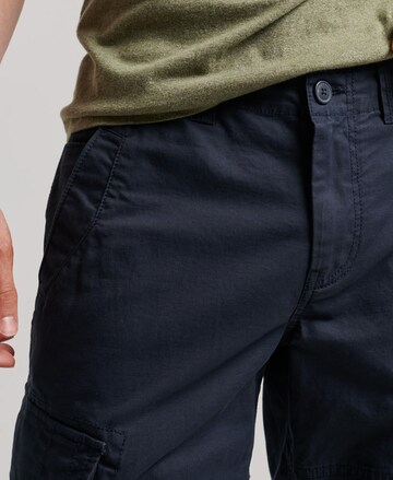 Regular Pantalon cargo Superdry en blanc