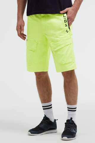 CAMP DAVID Regular Pants in Green: front