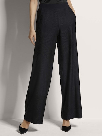 MADELEINE Wide Leg Hose in Schwarz: Vorderseite