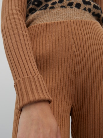 EDITED Slim fit Pants 'Vivi' in Brown