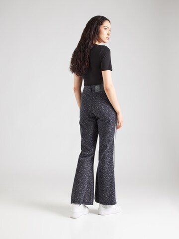 ADIDAS ORIGINALS Flared Jeans in Zwart