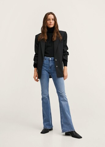 MANGO Flared Jeans 'Flare' in Blauw