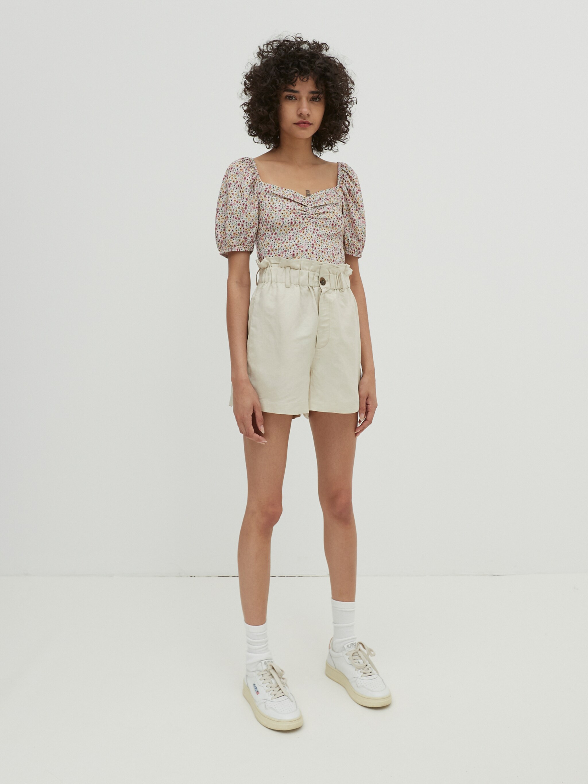 EDITED Produits Pantalon 'Jazlyn' beige