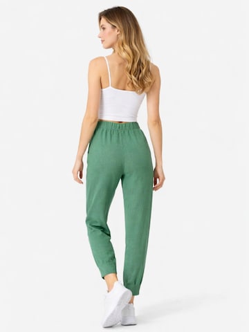fashionshowcase Loosefit Bukser 'SOREYA' i grøn