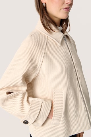 SOAKED IN LUXURY Between-season jacket 'Akeleje' in Beige