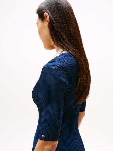 TOMMY HILFIGER Úpletové šaty – modrá: zadní strana