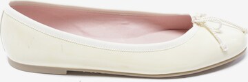 PRETTY BALLERINAS Flats & Loafers in 37 in Yellow: front