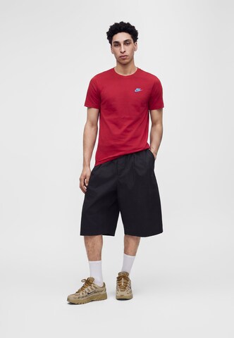 Nike Sportswear - Ajuste regular Camiseta 'Club' en rojo