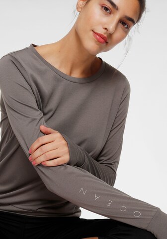 OCEAN SPORTSWEAR Performance Shirt in Grey