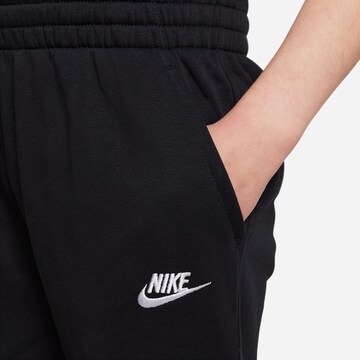 Nike Sportswear Tapered Sporthose 'Club' in Schwarz