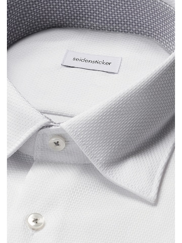 Coupe regular Chemise business SEIDENSTICKER en blanc