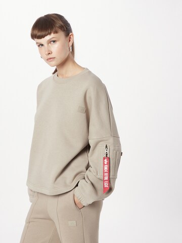 ALPHA INDUSTRIES Sweatshirt in Beige: voorkant