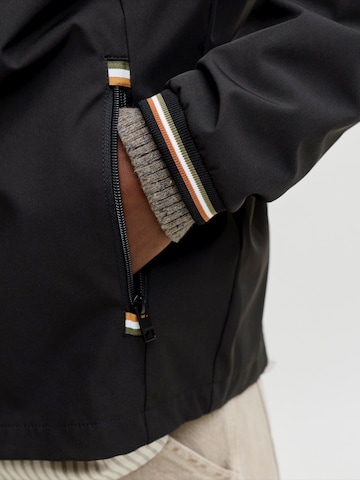 JACK & JONES Φθινοπωρινό και ανοιξιάτικο μπουφάν 'JPRBLUALVES' σε μαύρο