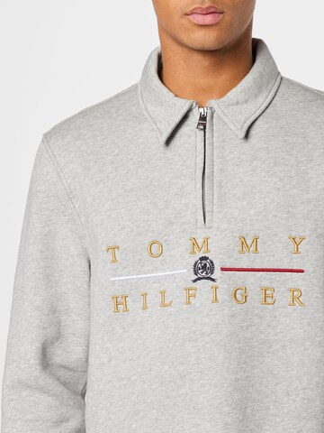 TOMMY HILFIGER - Sweatshirt em cinzento